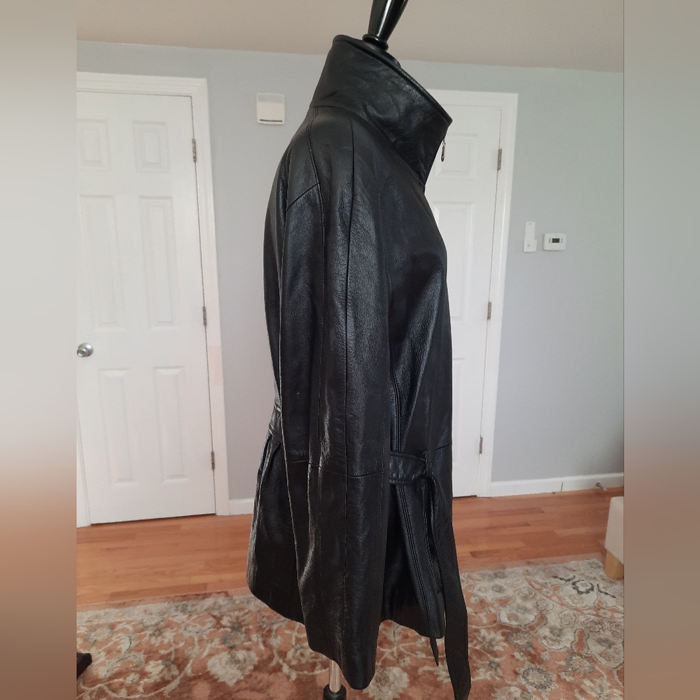 Vintage high neck belted black leather jacket - Picture 4 of 13